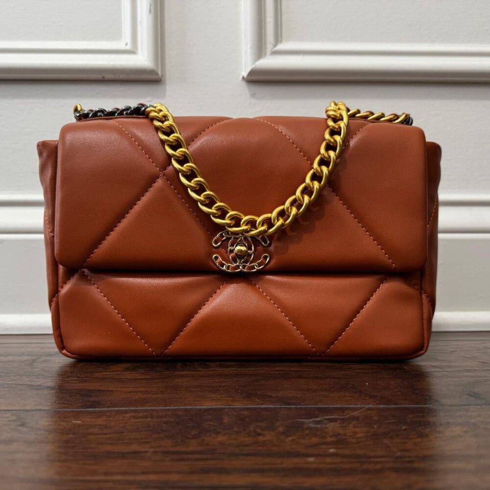 19 Mixed Metal Quilted Handbag Shoulder Crossbody Light Brown Tan Caramel